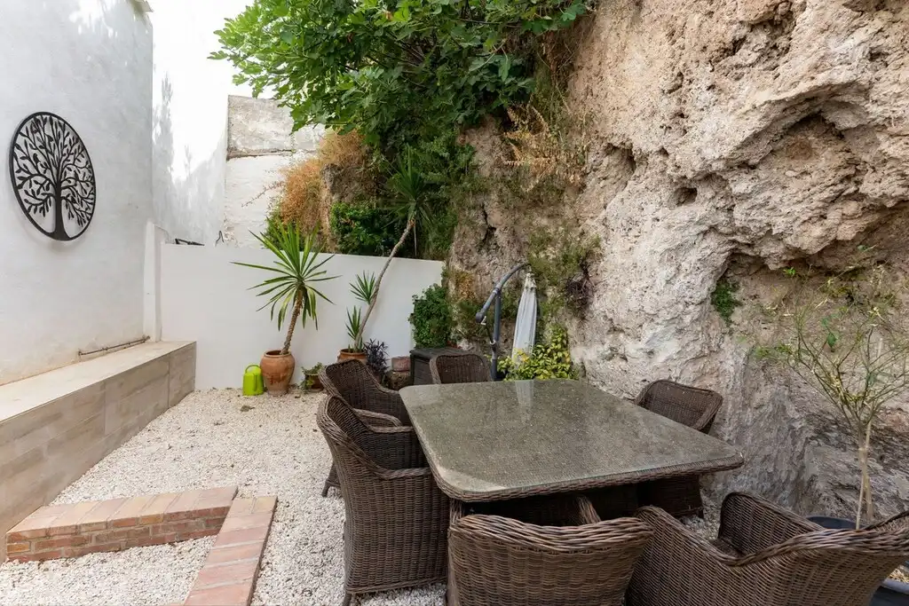 Casa aparellada amb jardí en venda a Centro, imagen 22