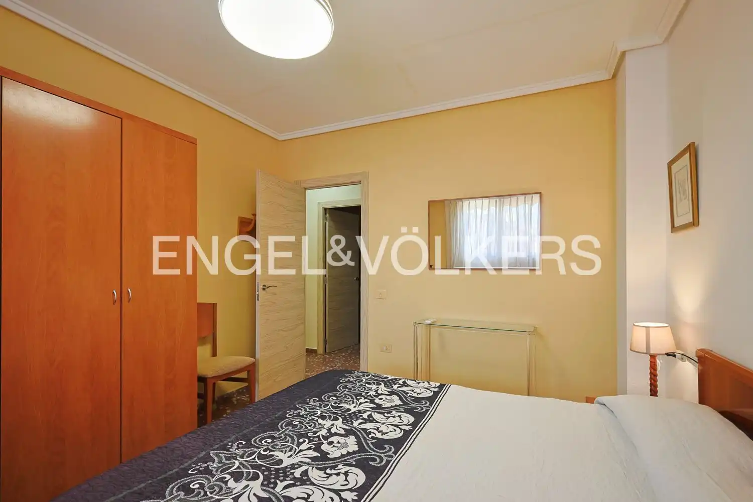 Schlafzimmer von Wohnung zur Miete in Valencia mit Klimaanlage, Heizung und Möbliert