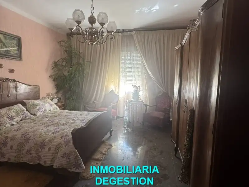 Habitación de Ático en venta en Linares con Aire acondicionado y Terraza