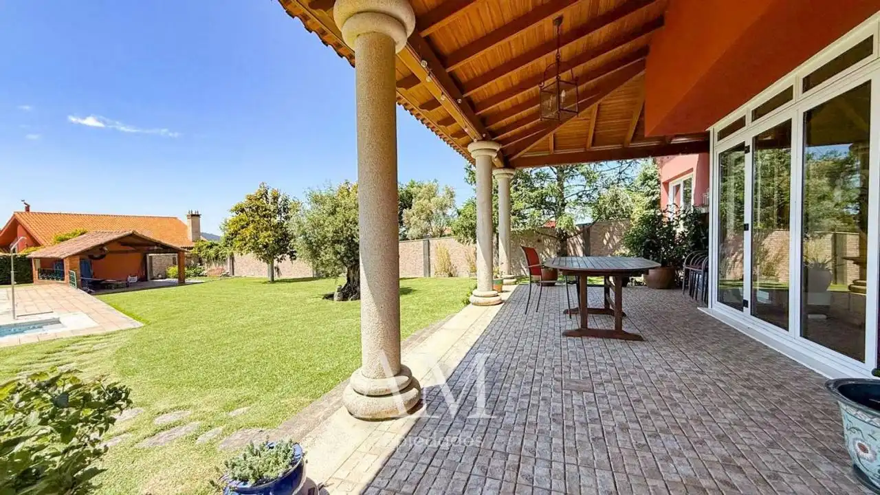 Jardí de Casa o xalet en venda en Vigo  amb Calefacció, Jardí privat i Terrassa