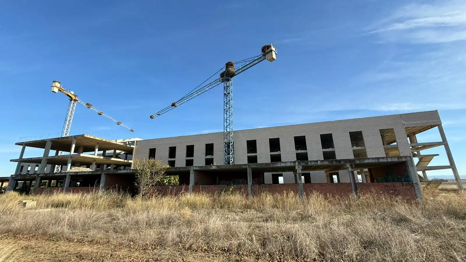 Vista exterior de Edificio en venta en Sidamon
