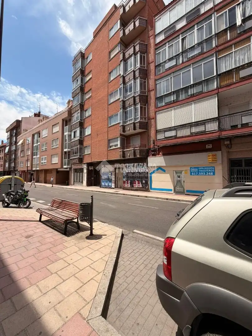 Vista exterior de Traster en venda en Valladolid