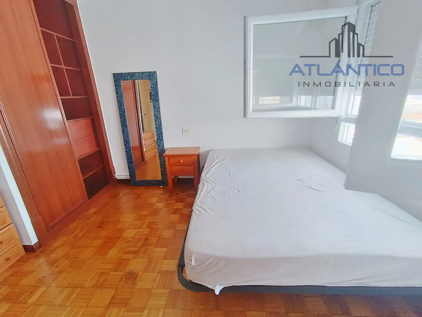 Dormitori de Àtic en venda en A Coruña Capital  amb Calefacció, Terrassa i Moblat