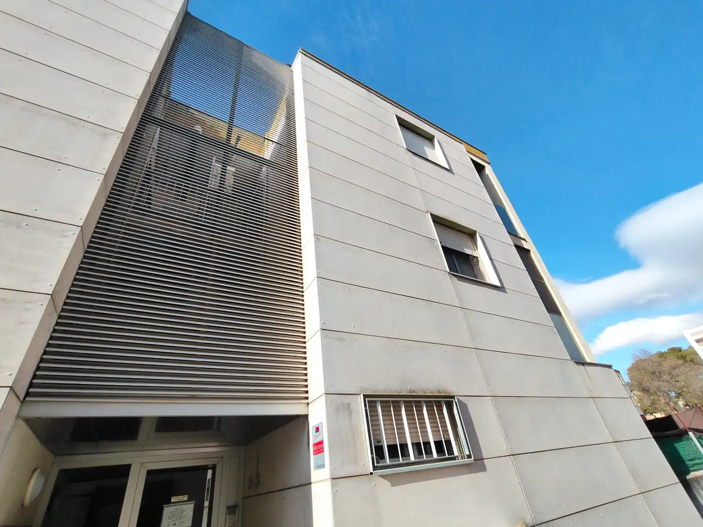 Vista exterior de Planta baixa en venda en La Granada amb Traster