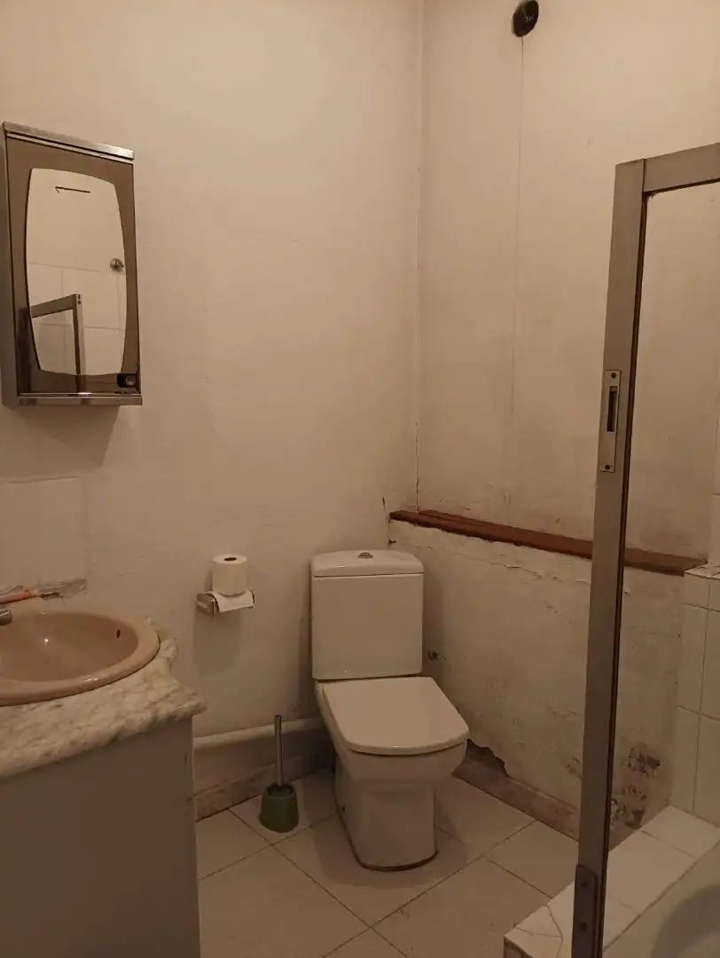 Baño de Finca rústica en venta en Lleida con Aire acondicionado, Jardín privado y Amueblado