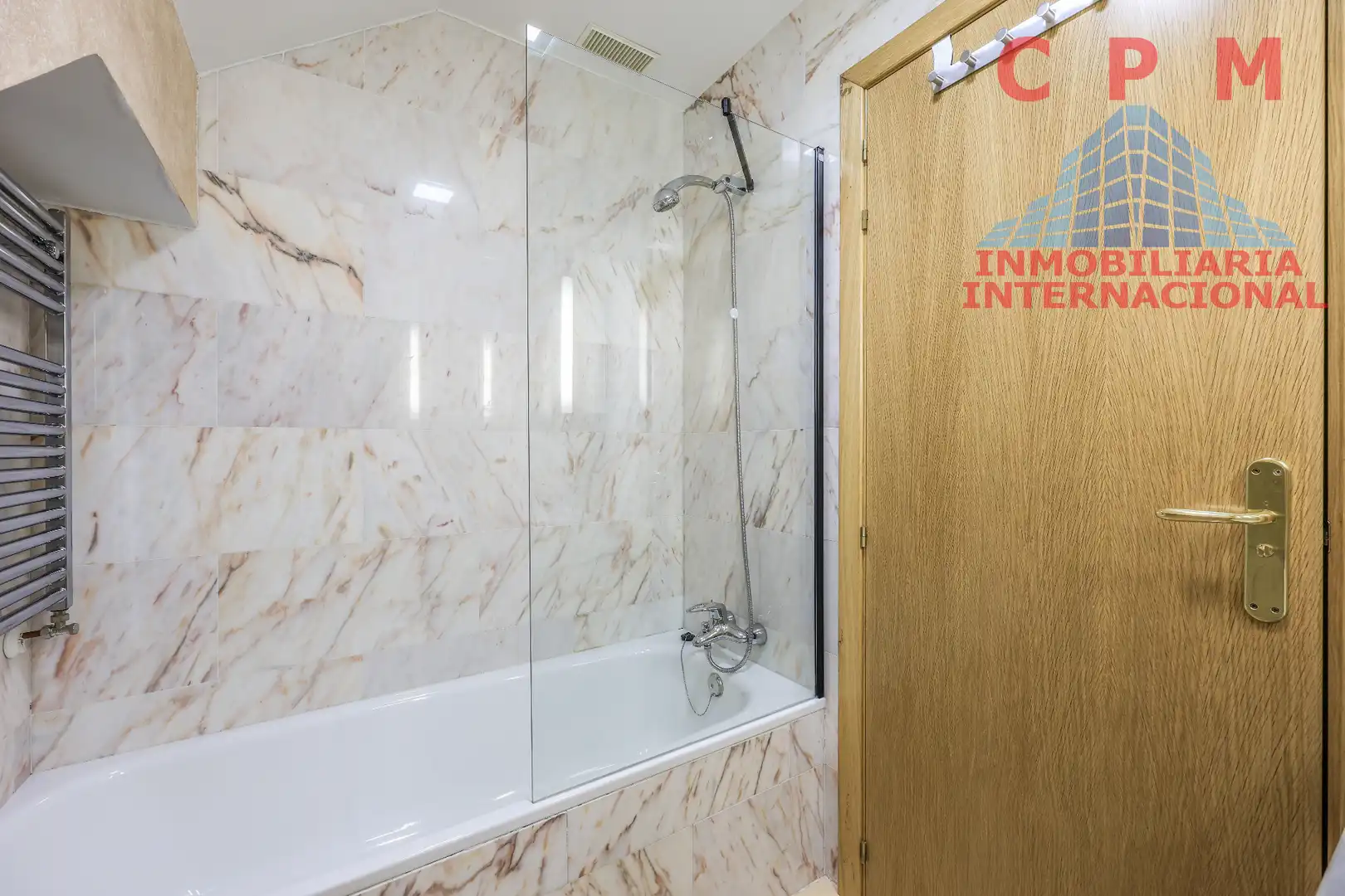 Badezimmer von Wohnung zur Miete in Madrid mit Klimaanlage, Heizung und Parkett