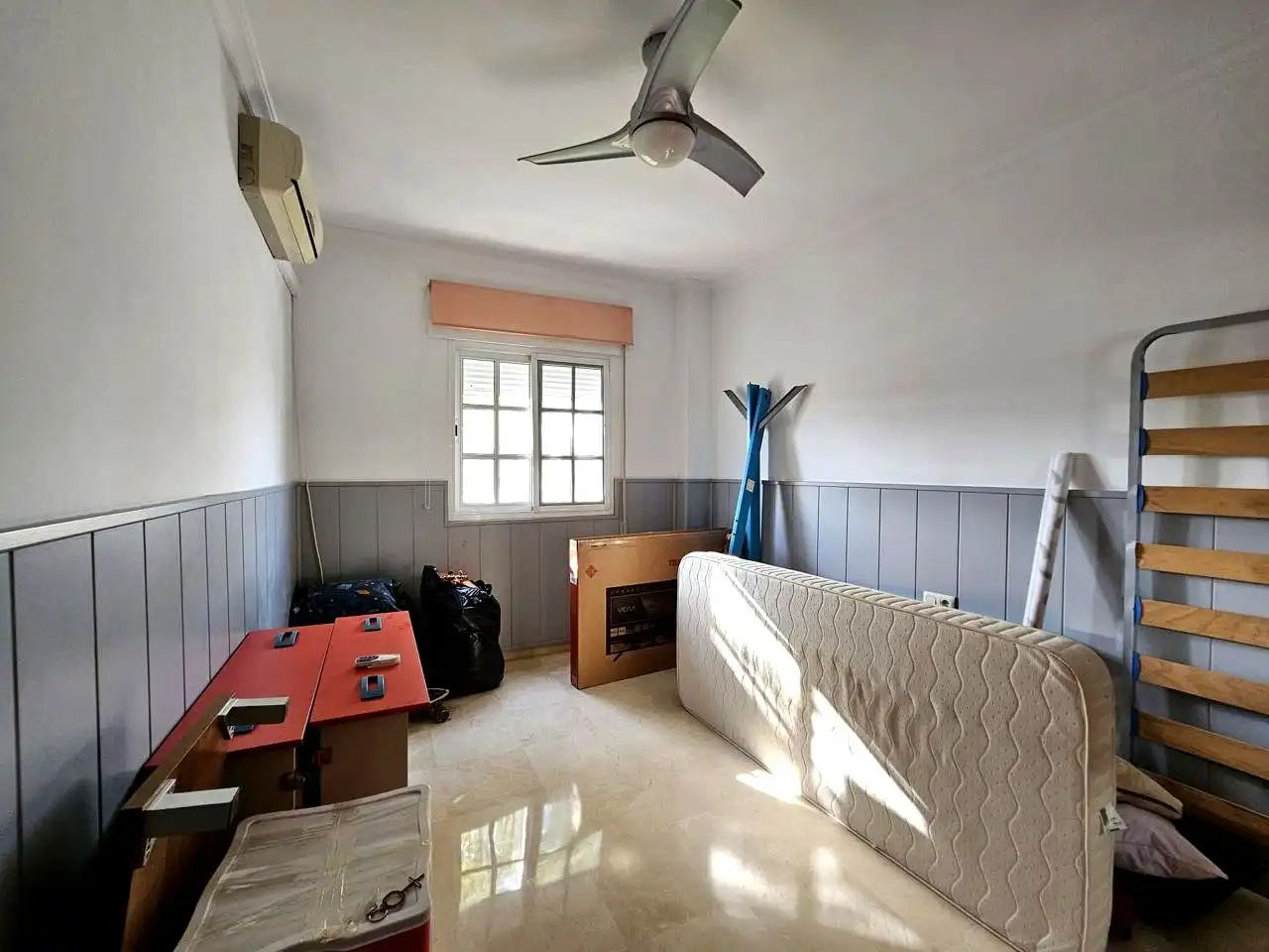 Dormitori de Casa adosada en venda en Alcalá de Guadaira amb Traster