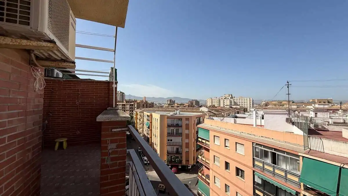 Außenansicht von Dachboden zum Verkauf in Granada mit Klimaanlage, Heizung und Terrasse