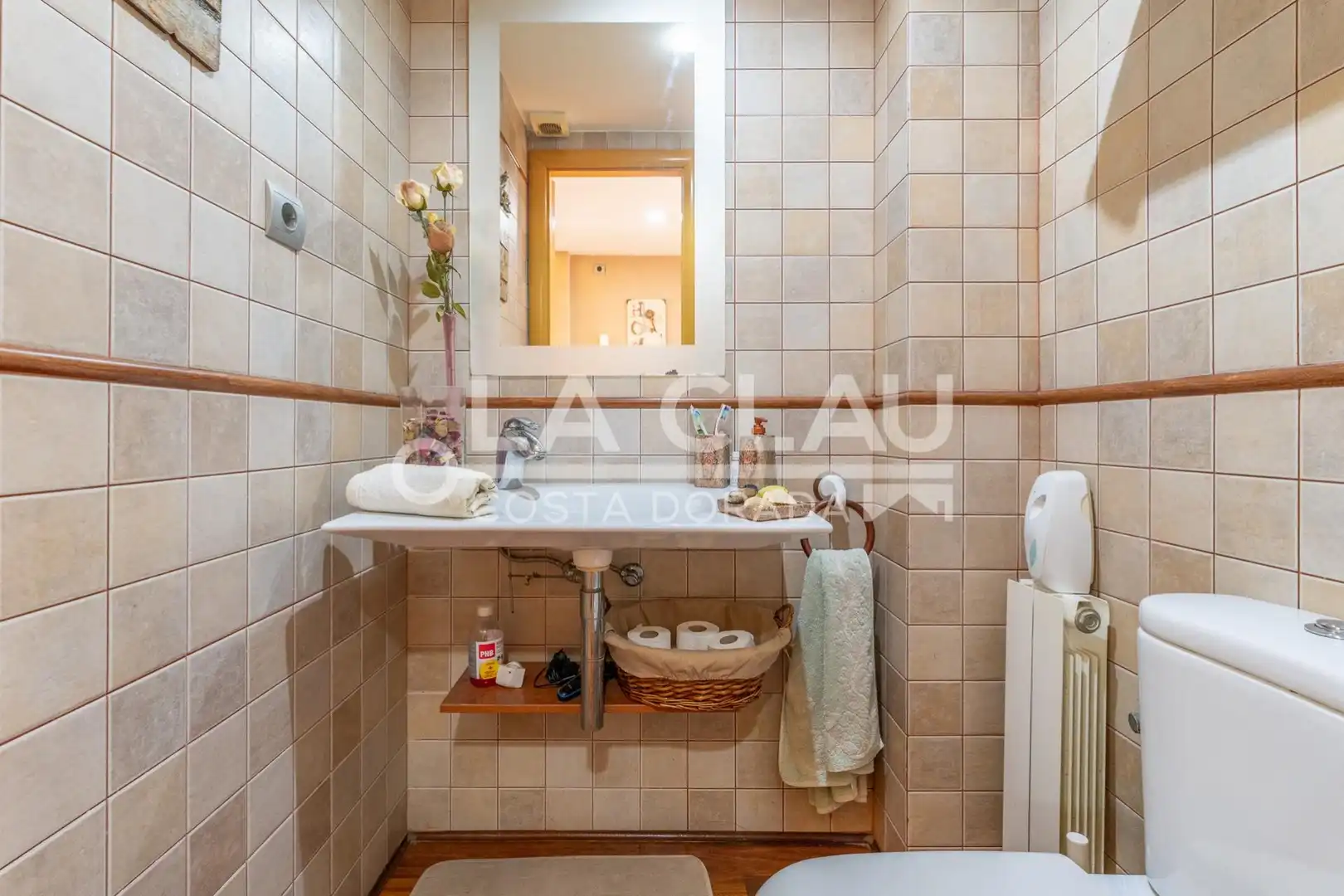 Badezimmer von Einfamilien-Reihenhaus zum Verkauf in Gavà mit Heizung