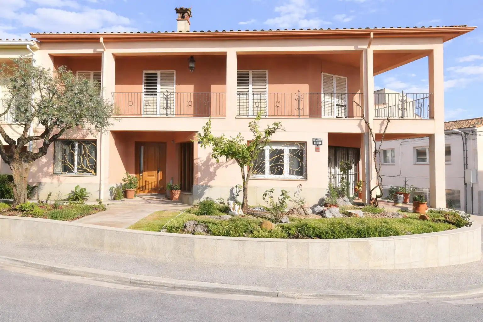 Vista exterior de Casa adosada en venta en Llagostera con Aire acondicionado, Calefacción y Terraza