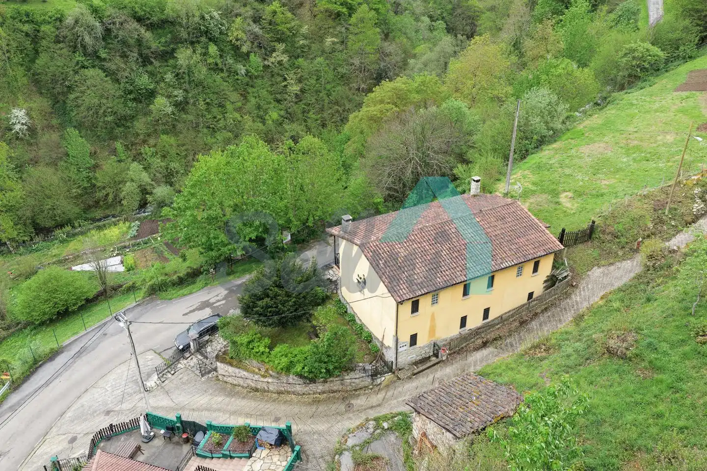 Vista exterior de Casa o chalet en venta en Quirós con Calefacción, Jardín privado y Terraza