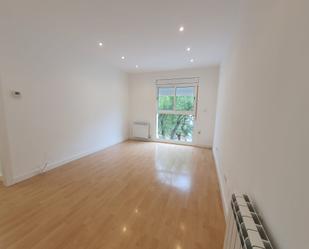 Living room of Flat for sale in Sabadell  with Heating, Parquet flooring and Oven