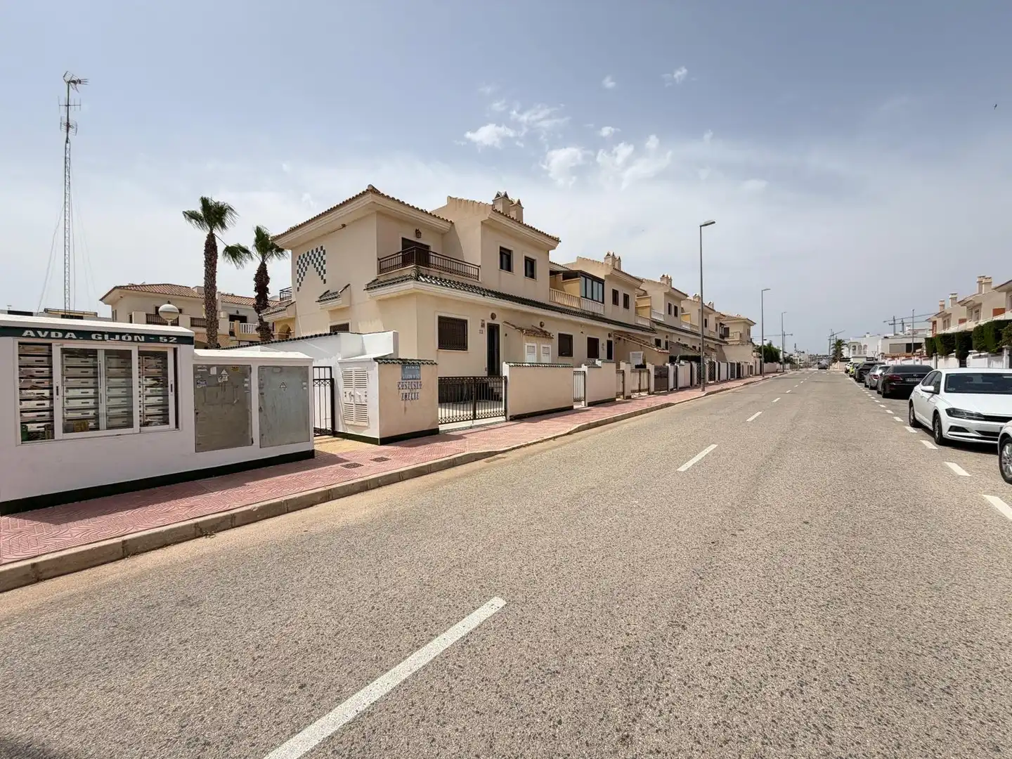 Vista exterior de Casa adosada en venda en Rojales amb Aire condicionat, Calefacció i Jardí privat