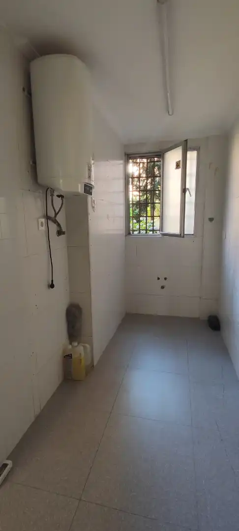 Bany de Local de lloguer en Benavente amb Aire condicionat i Calefacció