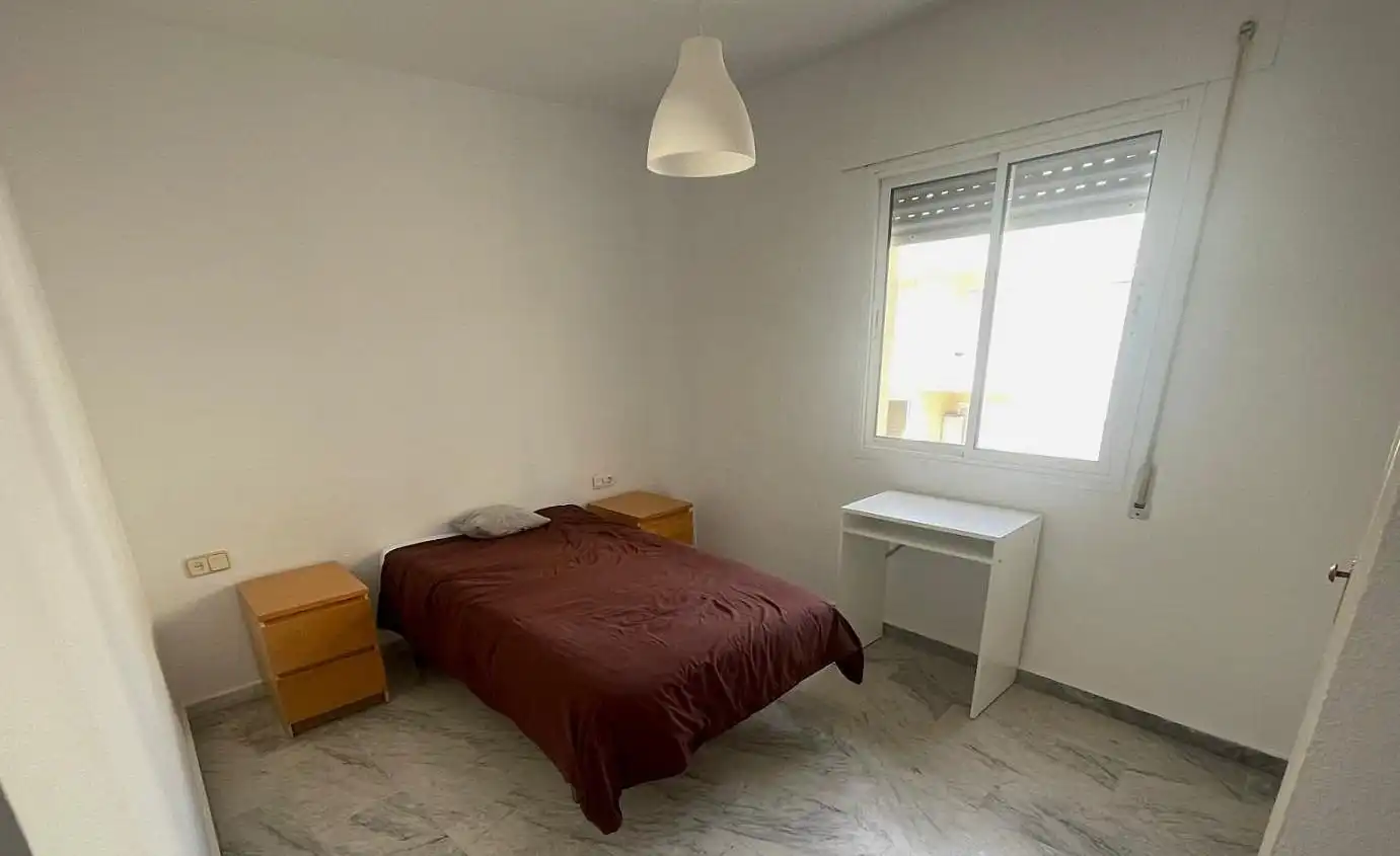 Habitación de Piso en venta en Torremolinos con Jardín privado, Terraza y Piscina comunitaria