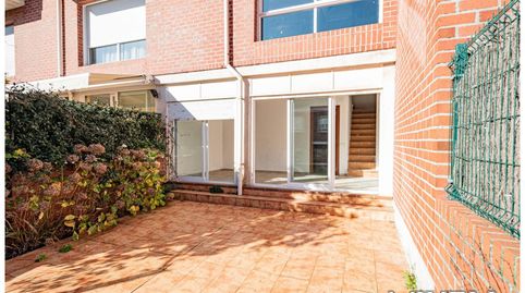 Photo 2 of Single-family semi-detached for sale in Calle Avenida Cantabria, La Pereda, Santander