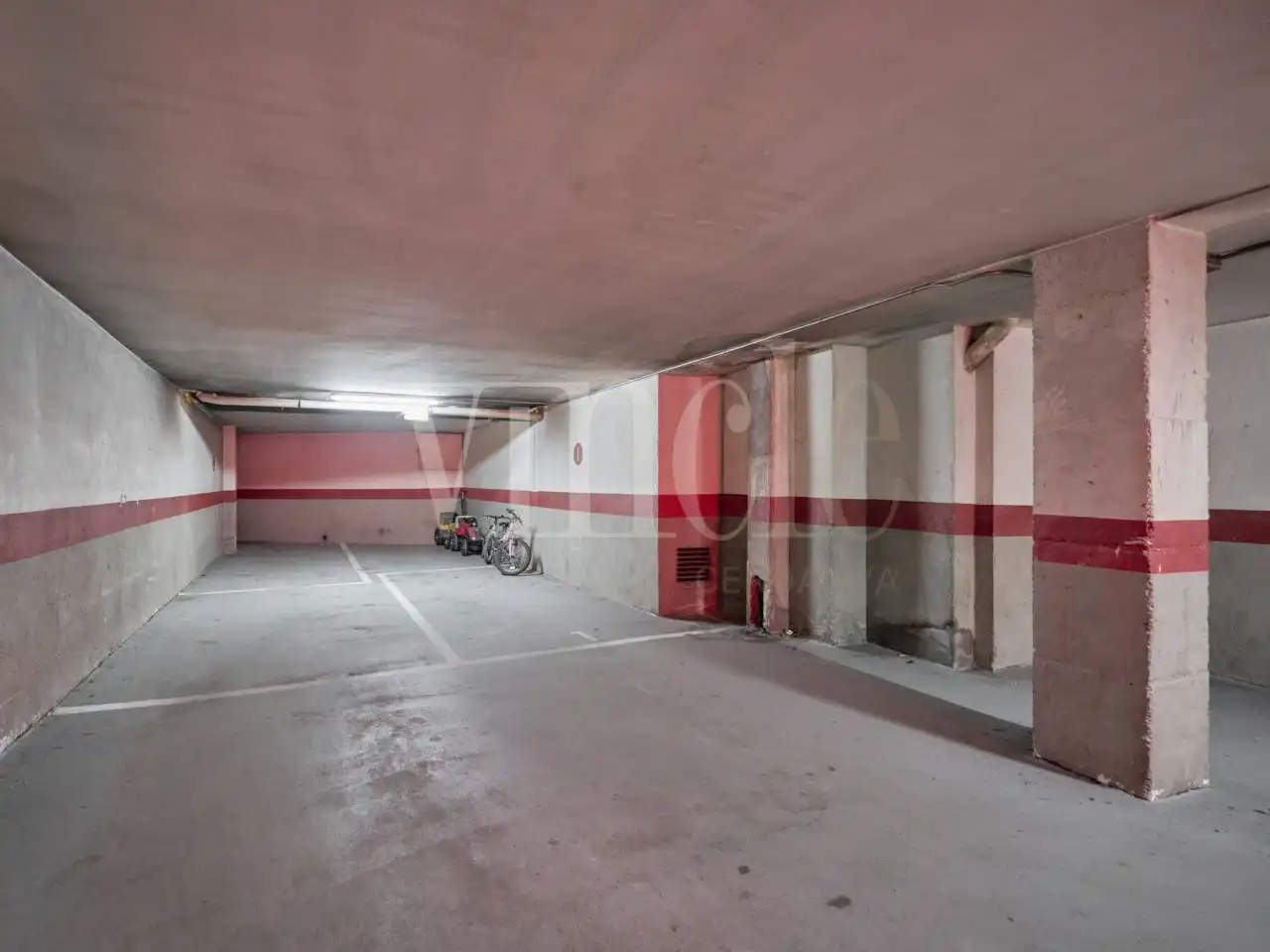 Parkplatz von Maisonette zum Verkauf in Puigcerdà mit Heizung, Parkett und Abstellraum
