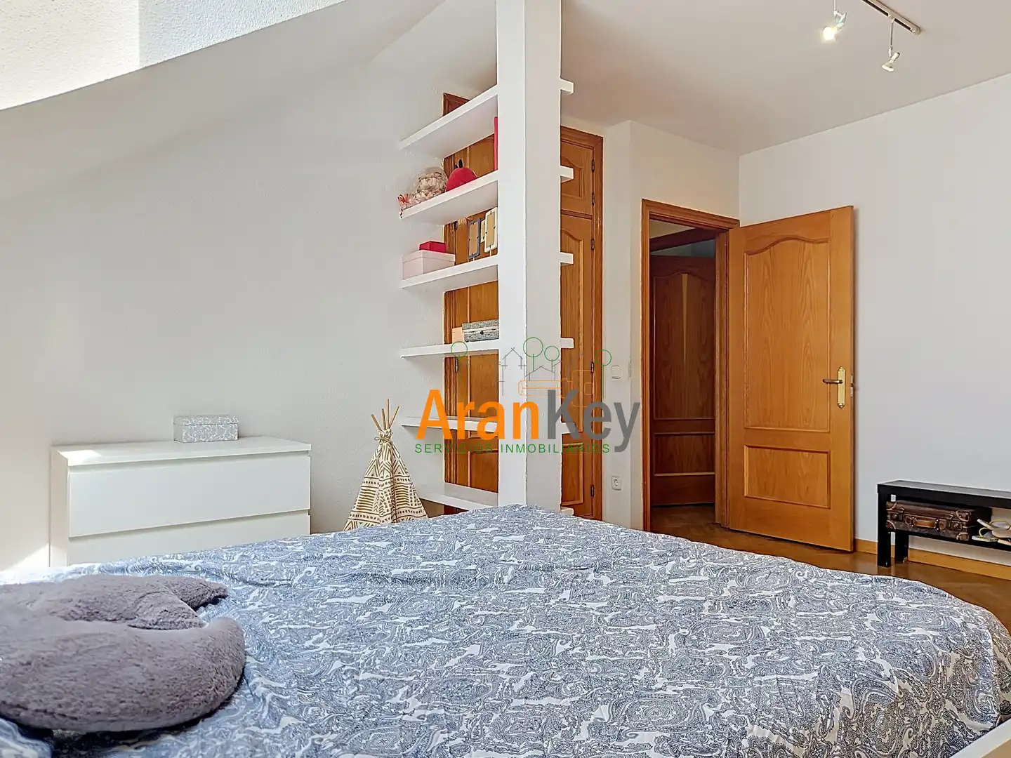 Bedroom of Flat for sale in Aranjuez  with Air Conditioner, Heating and Storage room