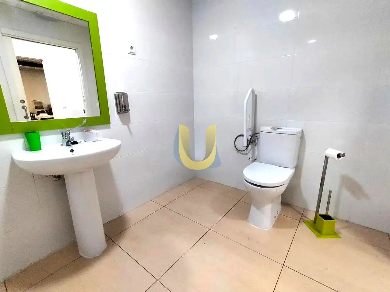 Badezimmer von Geschaftsraum zum Verkauf in Alcorcón