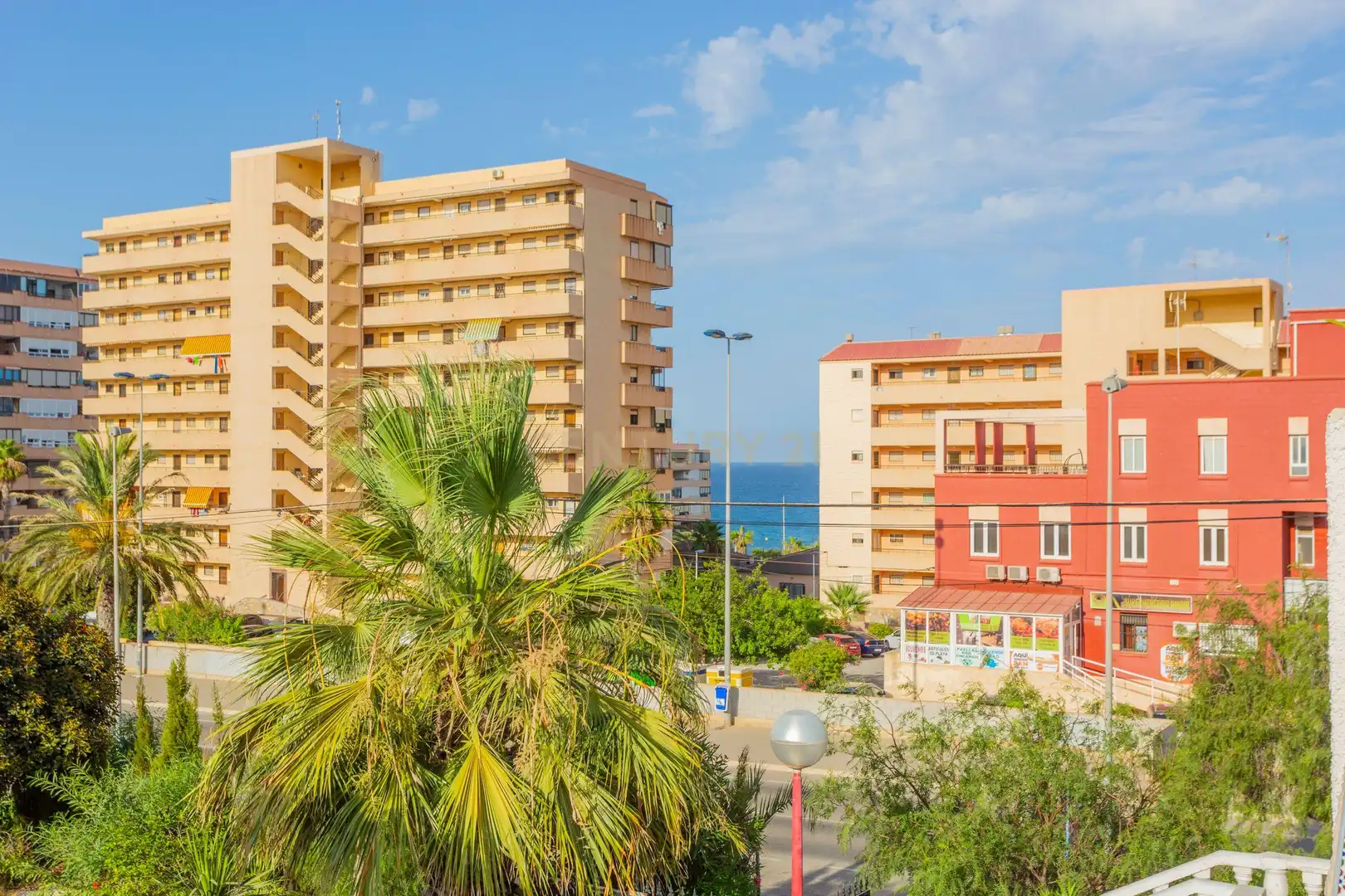Vista exterior de Casa adosada en venta en Torrevieja con Aire acondicionado y Trastero