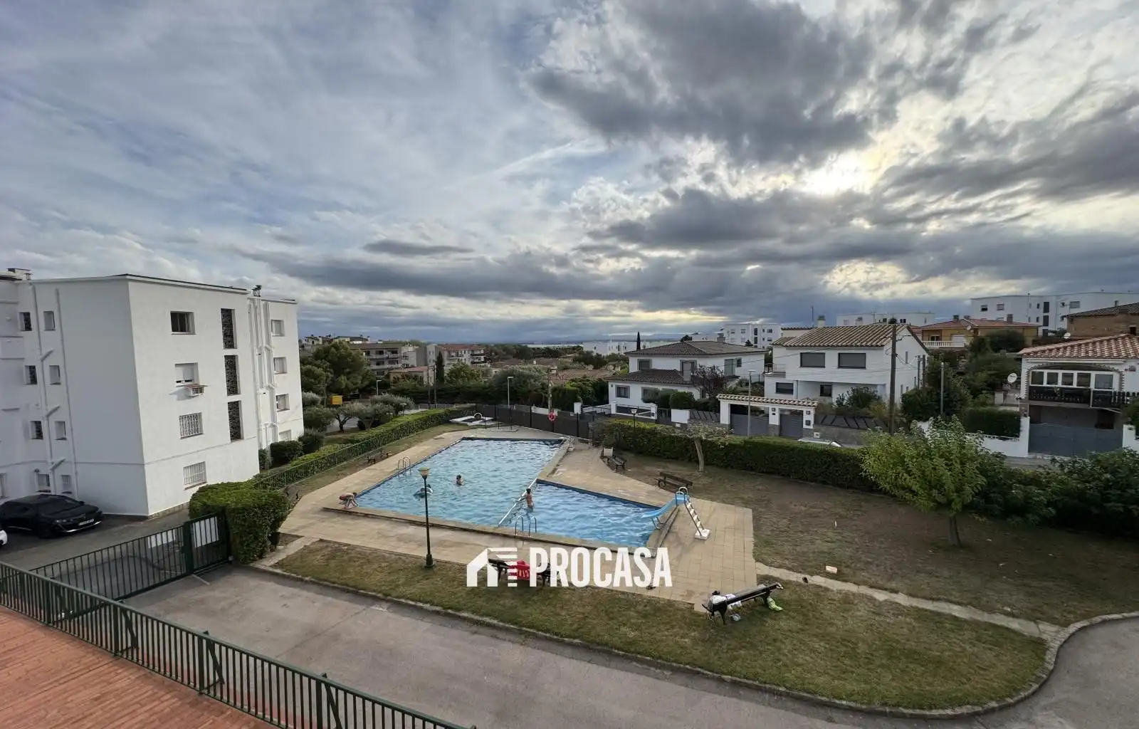 Piscina de Pis en venda en Roses amb Aire condicionat, Calefacció i Terrassa