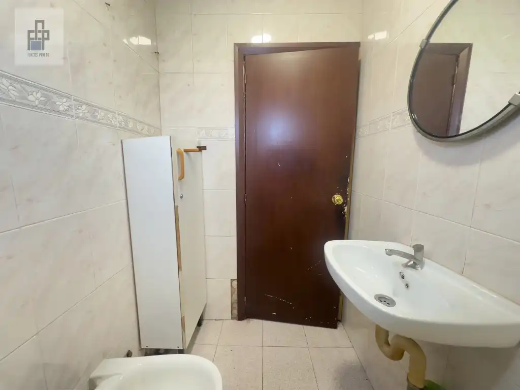 Badezimmer von Geschaftsraum zum Verkauf in Castelldefels