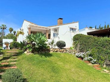 Maison jumelée avec balcon à vendre à Estepona Pueblo