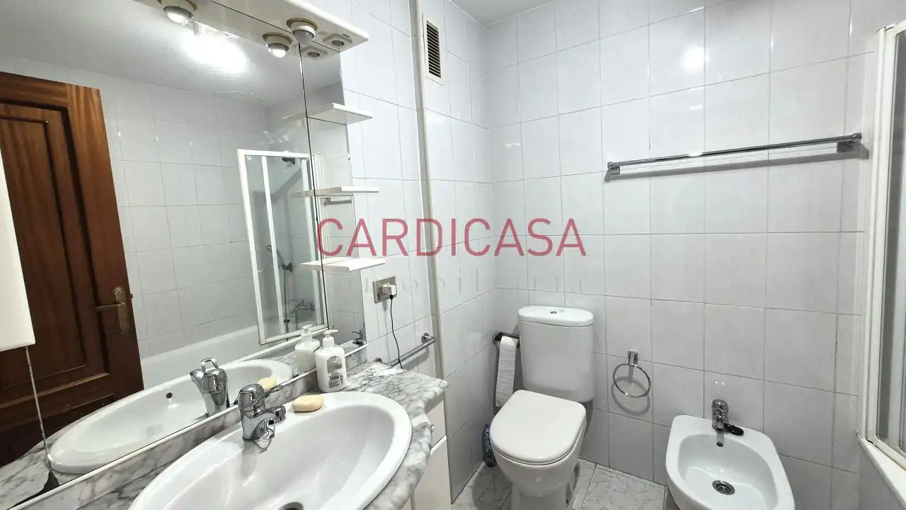 Bathroom of Flat for sale in Redondela  with Heating, Parquet flooring and Storage room