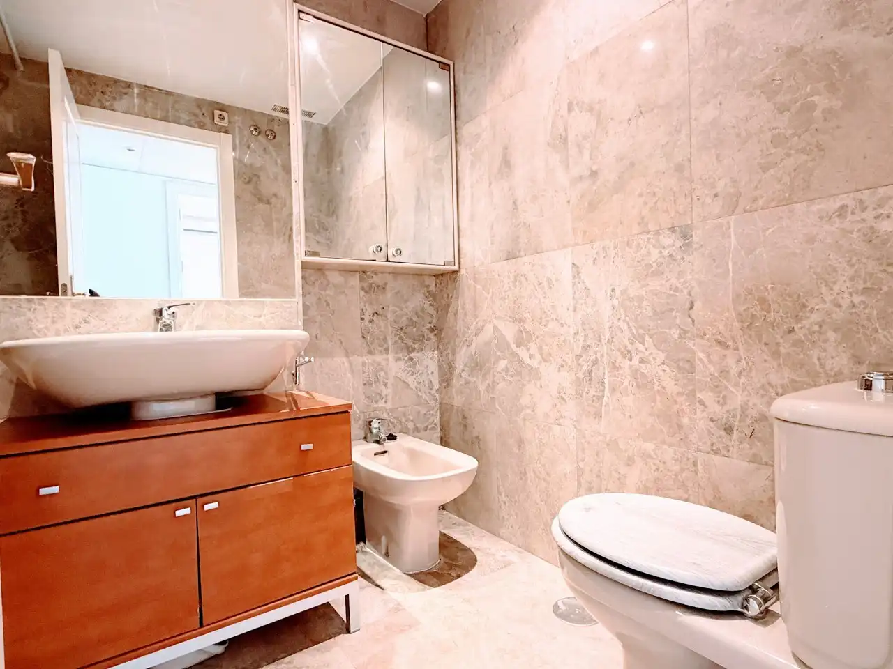 Baño de Piso de alquiler en Madrid con Amueblado