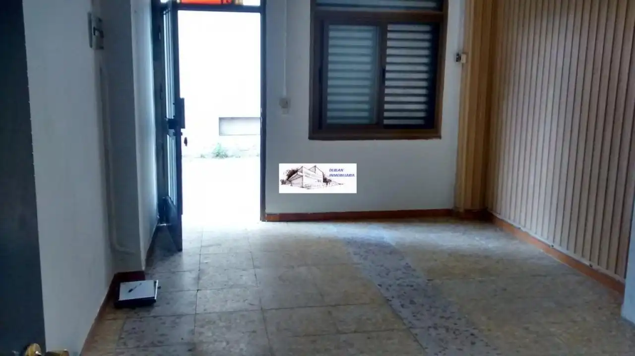 Local comercial en alquiler en Travesia Xoan, imagen 5