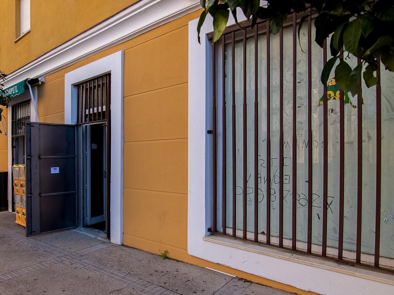 Vista exterior de Local en venta en Jerez de la Frontera