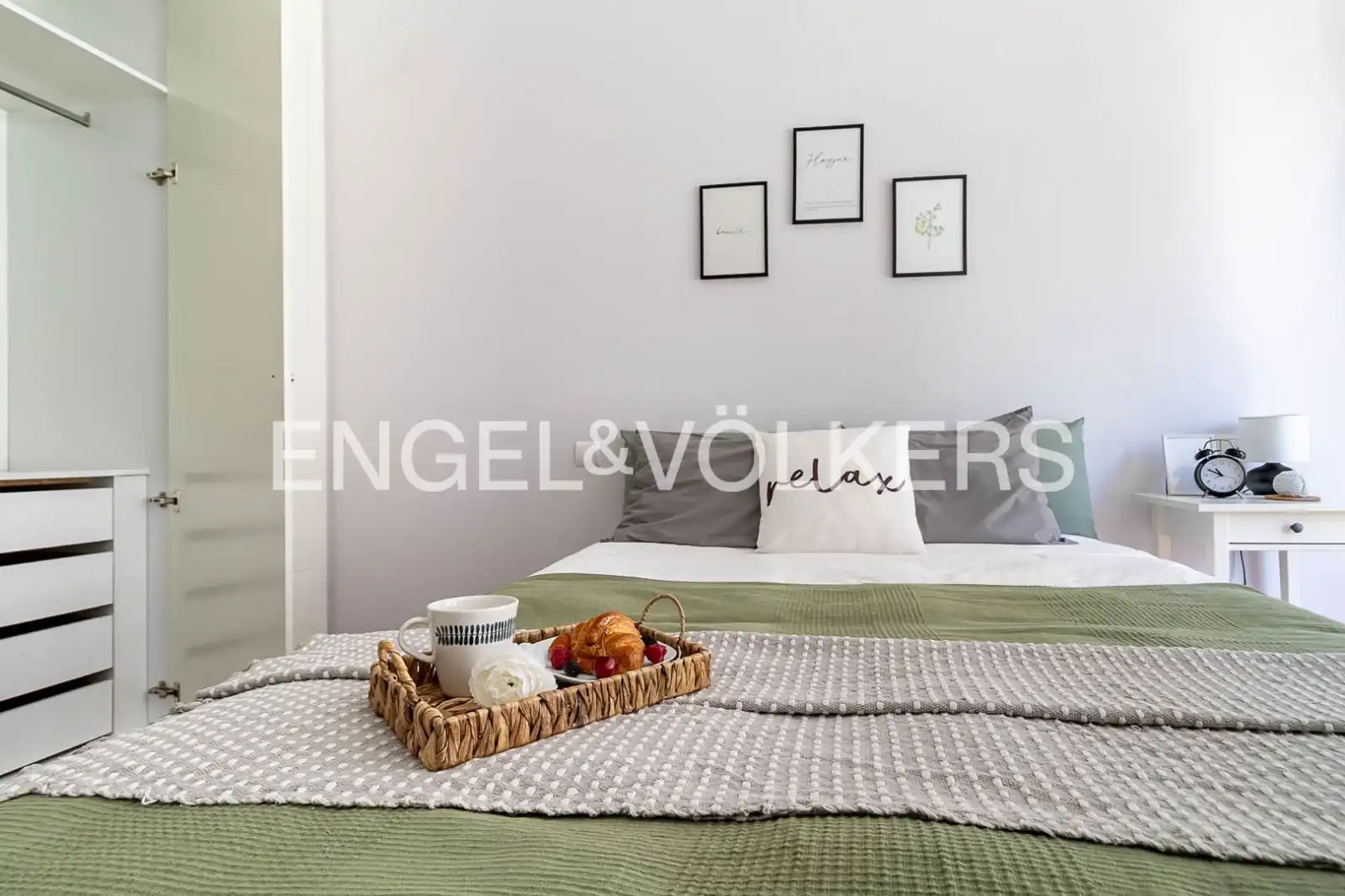 Bedroom of Flat for rent in Madrid  with Air Conditioner, Heating and Private garden