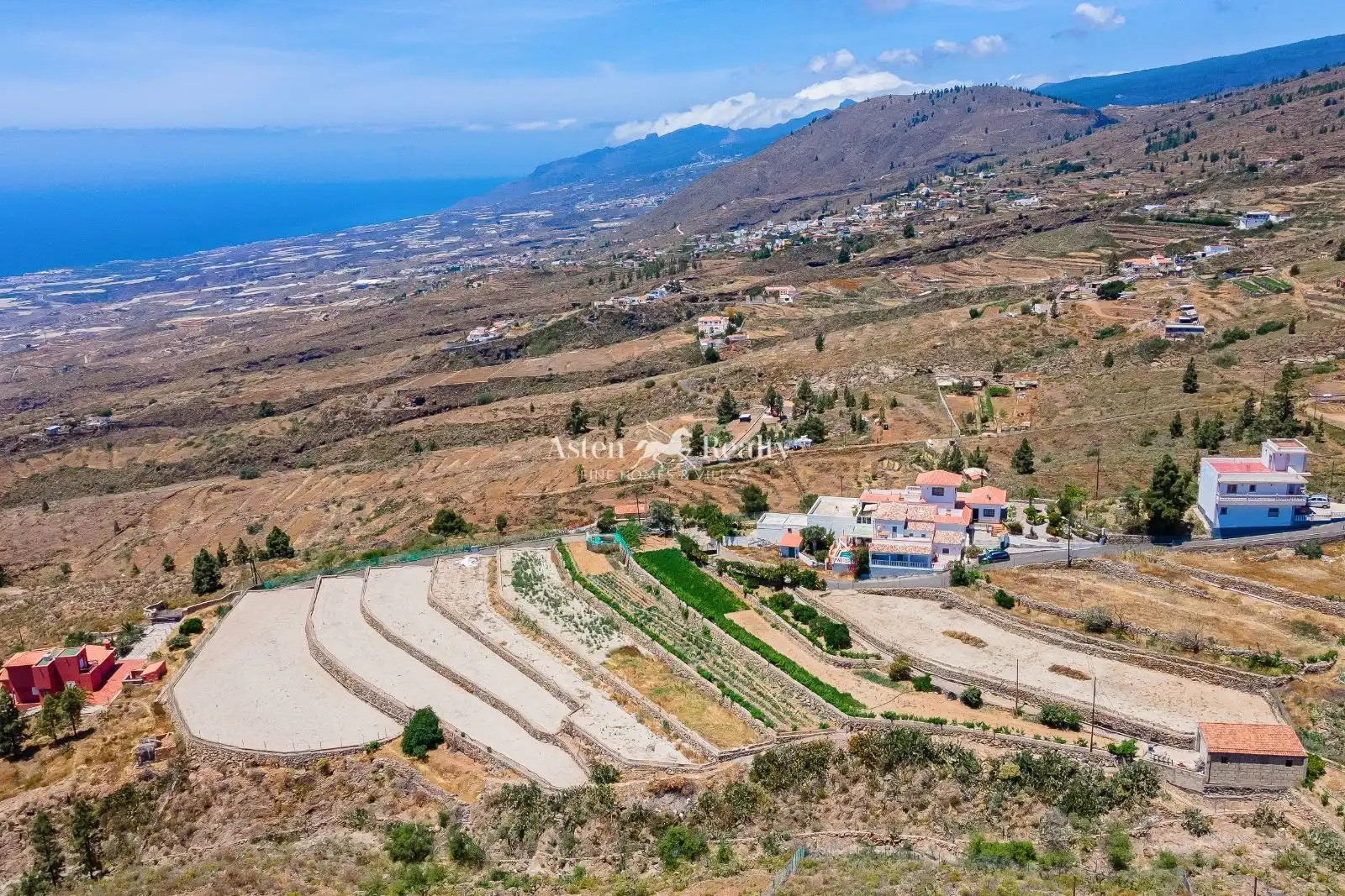 Vista exterior de Casa o xalet en venda en Adeje amb Terrassa, Traster i Moblat
