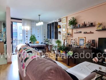 Terraced house with balcony for sale in N/A