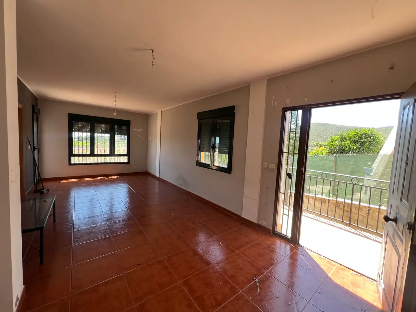 Sala d'estar de Casa o xalet en venda en Montroi / Montroy amb Jardí privat, Terrassa i Traster