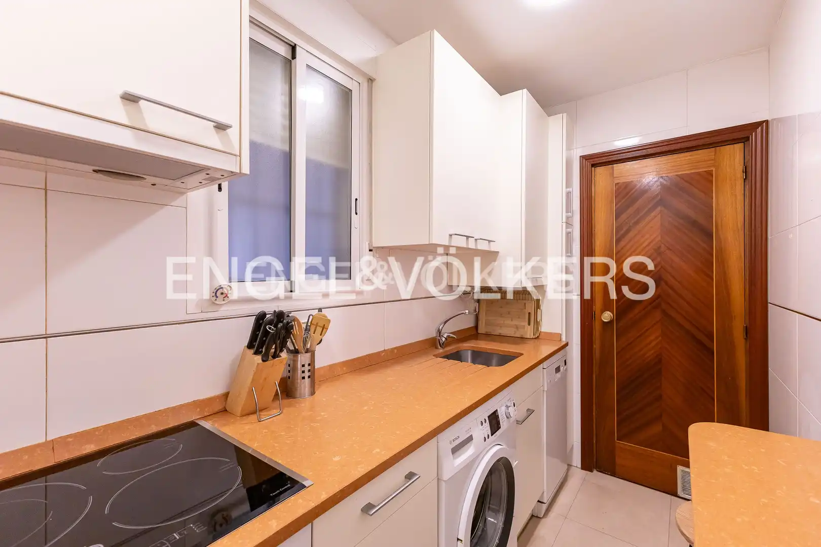 Kitchen of Flat for rent in Madrid  with Air Conditioner, Heating and Parquet flooring