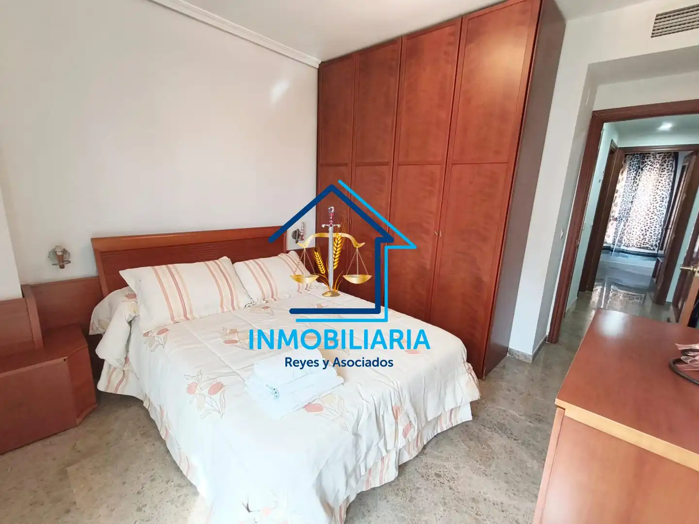 Schlafzimmer von Wohnung zum Verkauf in Córdoba mit Klimaanlage, Heizung und Abstellraum