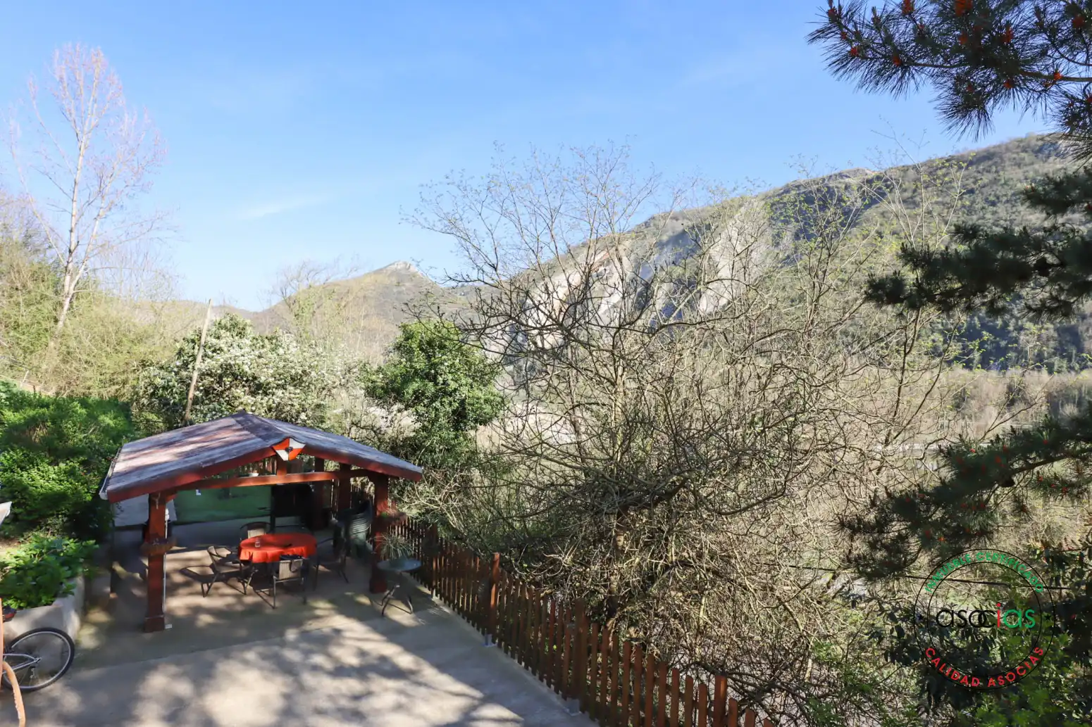 Casa o xalet en venda en Oviedo  amb Calefacció, Jardí privat i Parquet