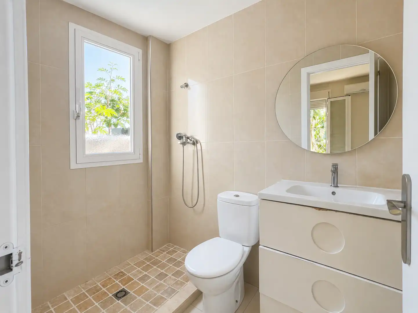 Baño de Piso en venta en Calvià con Aire acondicionado, Calefacción y Jardín privado