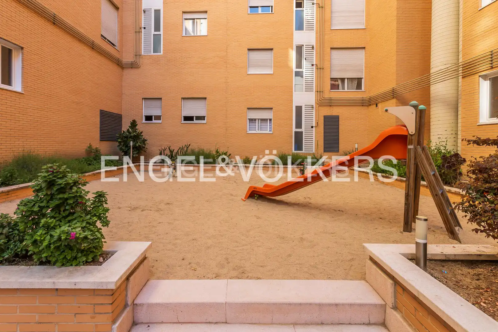 Terrace of Study for sale in Madrid  with Air Conditioner, Heating and Storage room