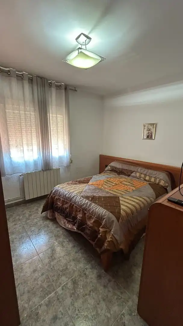 Dormitori de Pis de lloguer en Sant Feliu de Llobregat amb Aire condicionat, Calefacció i Terrassa