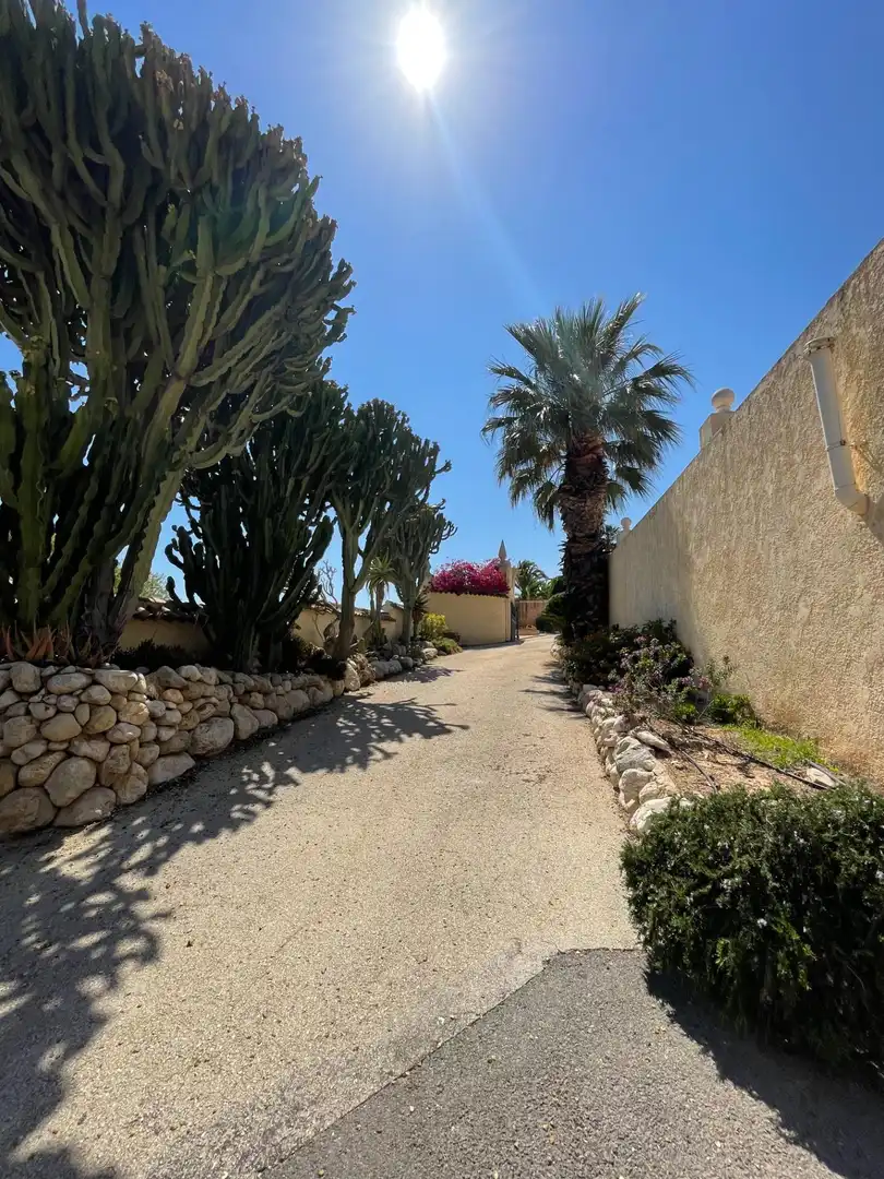 Exterior view of Houses for sale in L'Alfàs del Pi  with Air Conditioner, Heating and Private garden