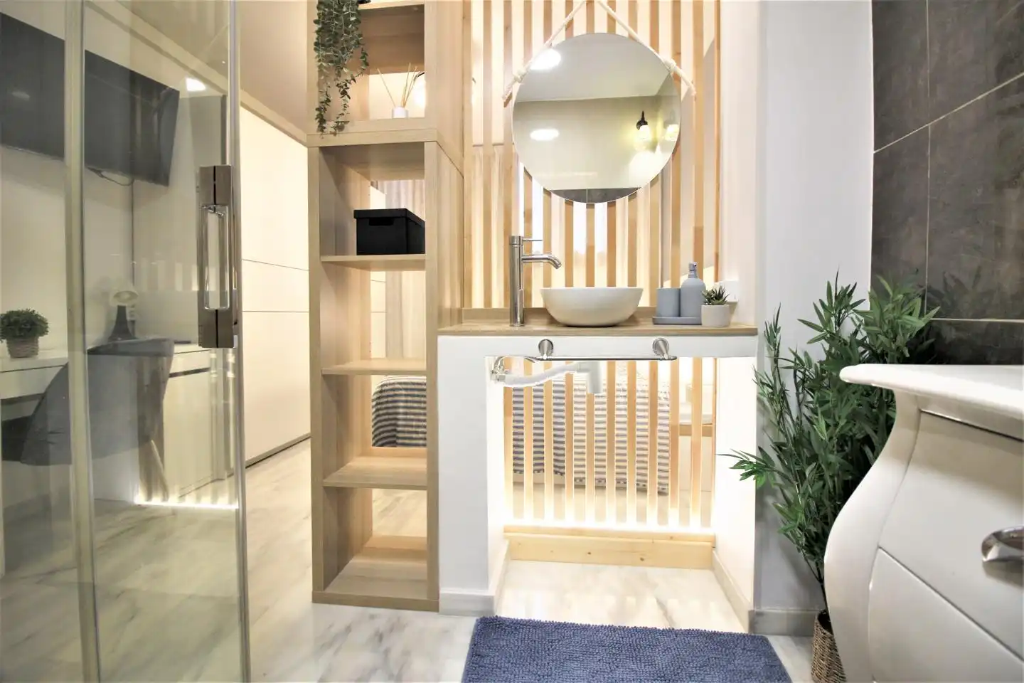 Bathroom of Flat for rent in Almería  with Air Conditioner, Furnished and Internet