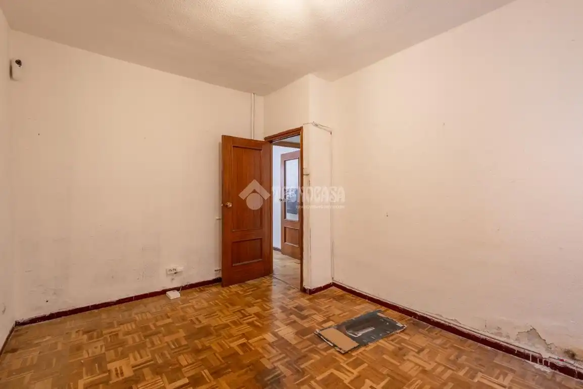 Piso en venta en Madrid con Calefacción y Trastero