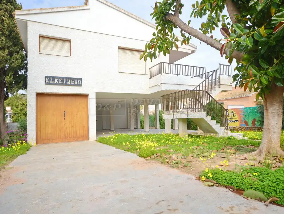 Xalet amb terrassa en venda a Del Carmen