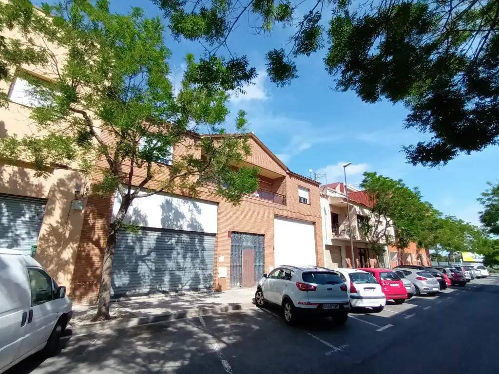 Adossat en venda a Migjorn