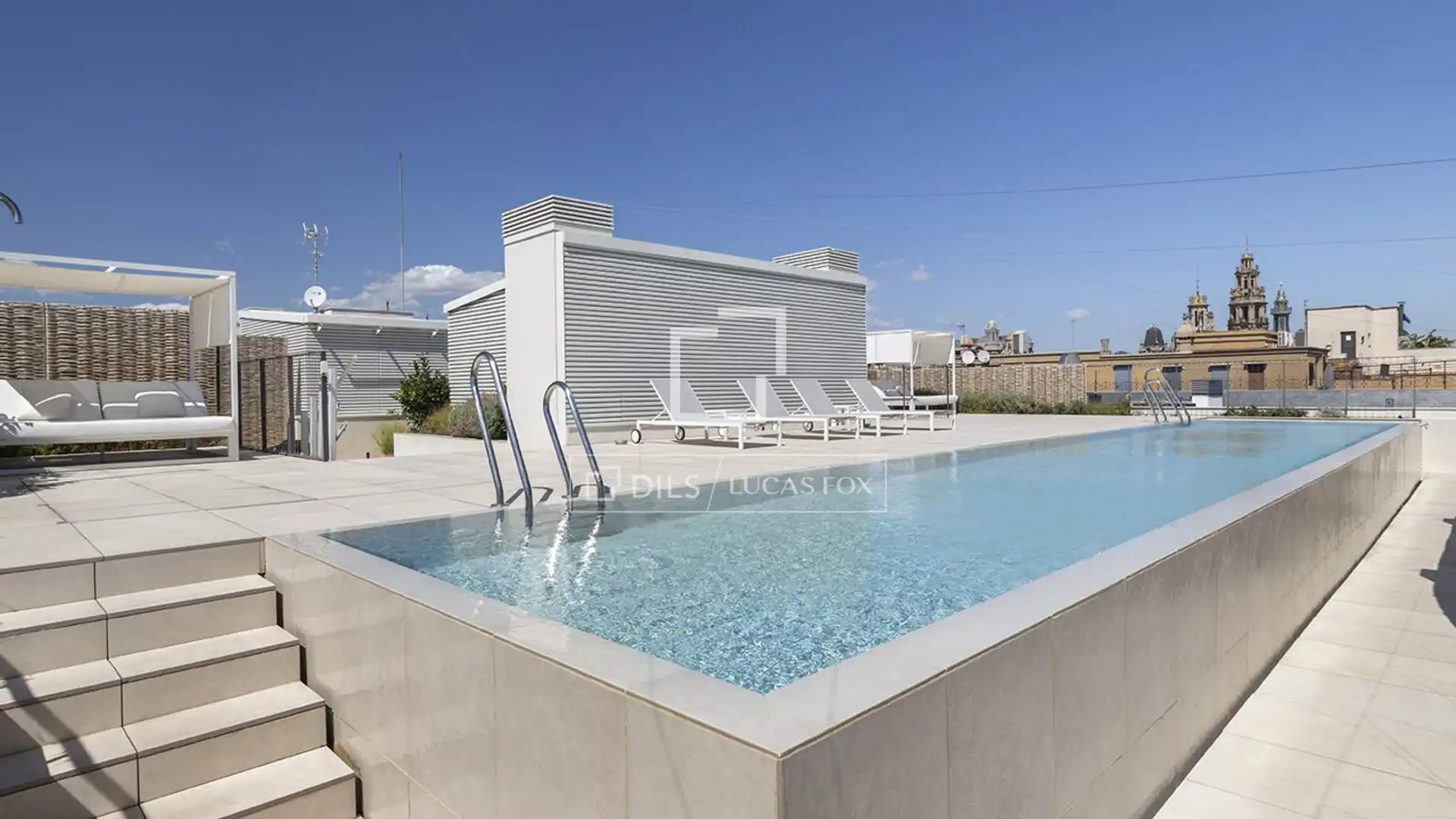 Piscina de Loft de alquiler en  Barcelona Capital con Aire acondicionado, Calefacción y Parquet