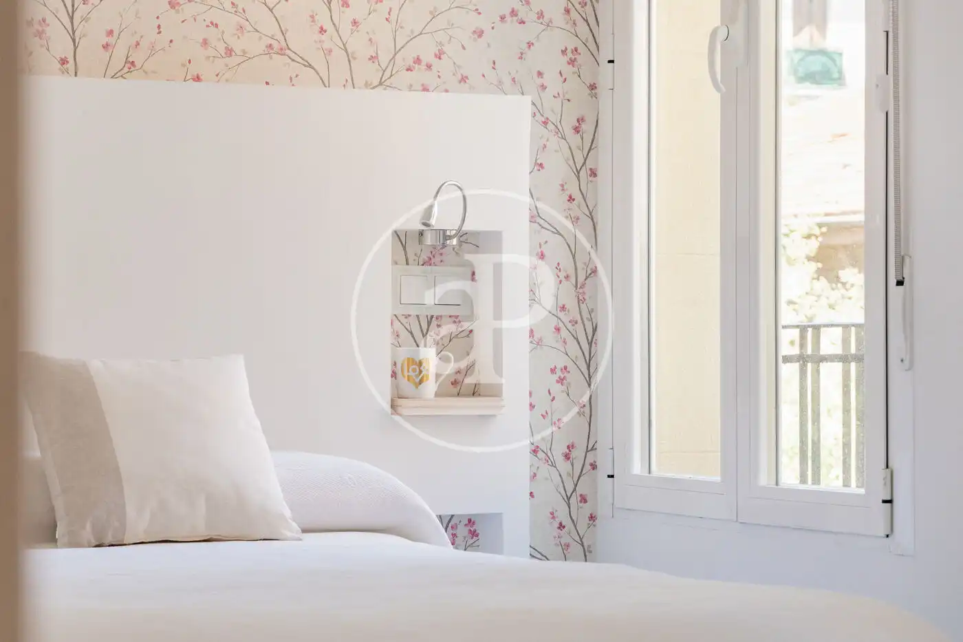 Bedroom of Flat for sale in Madrid  with Air Conditioner, Heating and Balcony