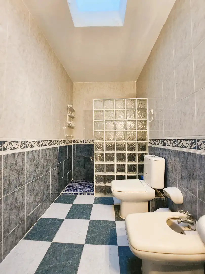 Bathroom of Detached homes for sale in Alcalá de Guadaira  with Air Conditioner, Terrace and Storage room