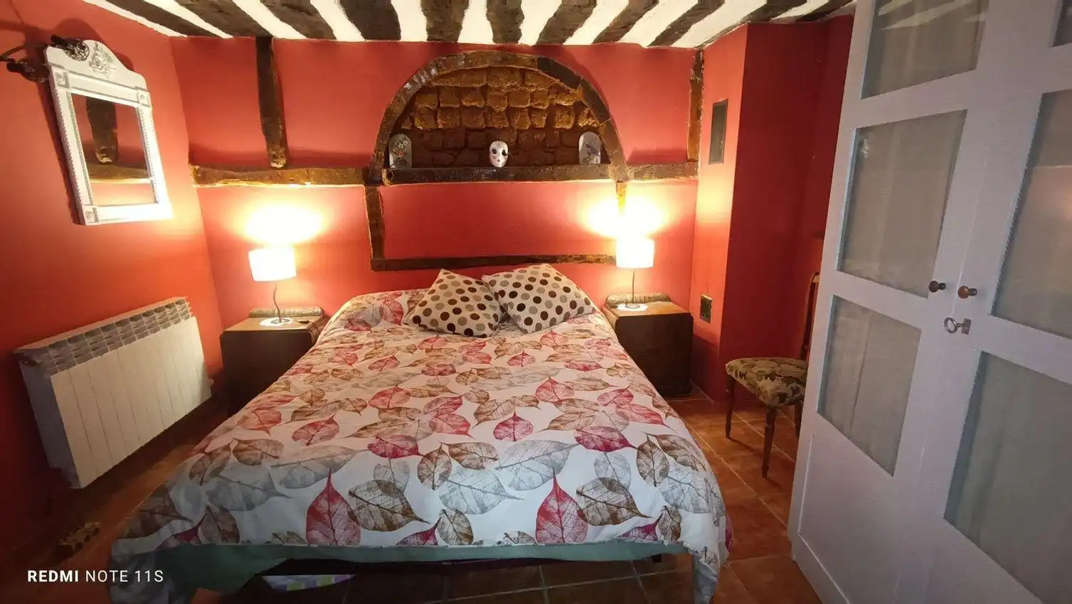 Dormitori de Finca rústica en venda en Oña amb Calefacció, Jardí privat i Moblat